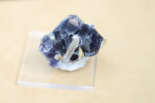 フローライト 白水晶付き h00004